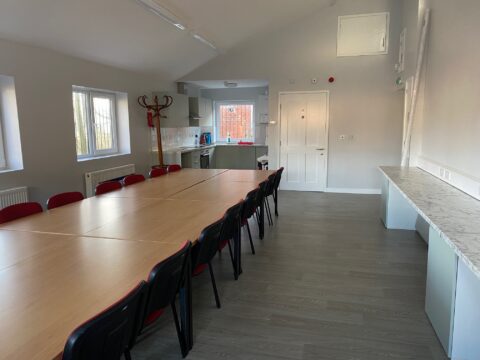 Photo showing meeting space in community room 